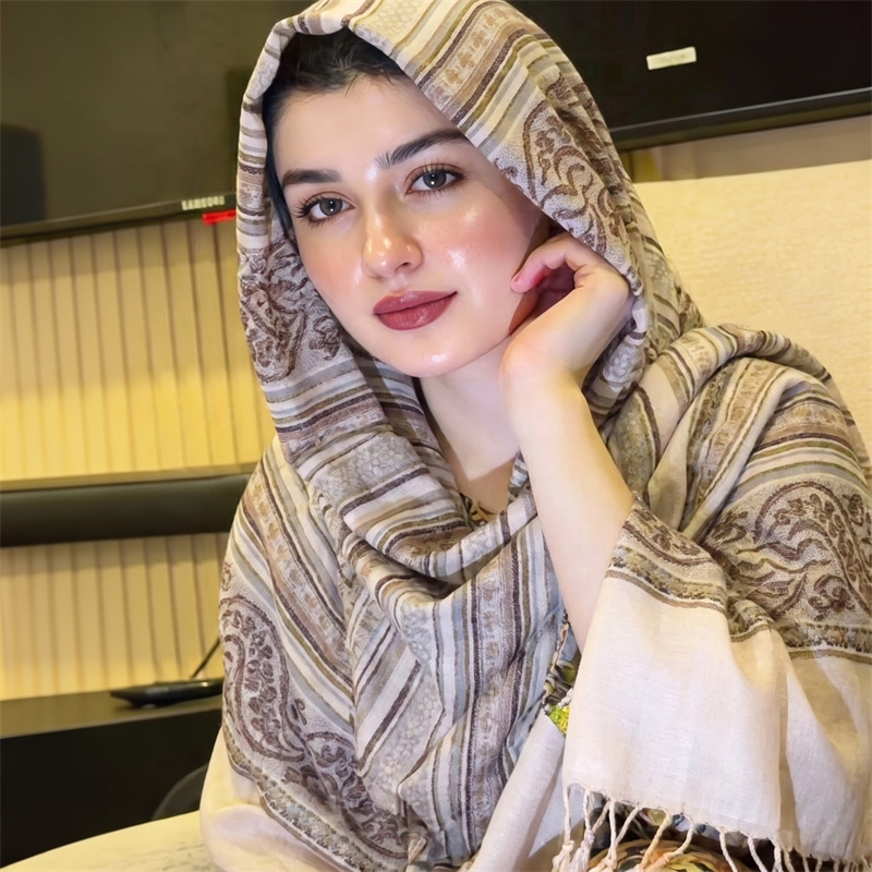 Vintage Fashion Hijab - ผ้าคลุมศีรษะลายเพสลีย์สไตล์วินเทจ ผ้าพันคอแฟชั่นสำหรับผู้หญิง ผ้าคลุมไหล่พู่ห้อยหลากสี ผ้าโพกศีรษะเนื้อนุ่ม ผ้าคลุมศีรษะแบบอิสลาม