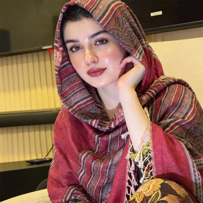 ผ้าคลุมศีรษะลายเพสลีย์สไตล์วิน - Vintage Fashion Hijab บทวิจารณ์และราคา